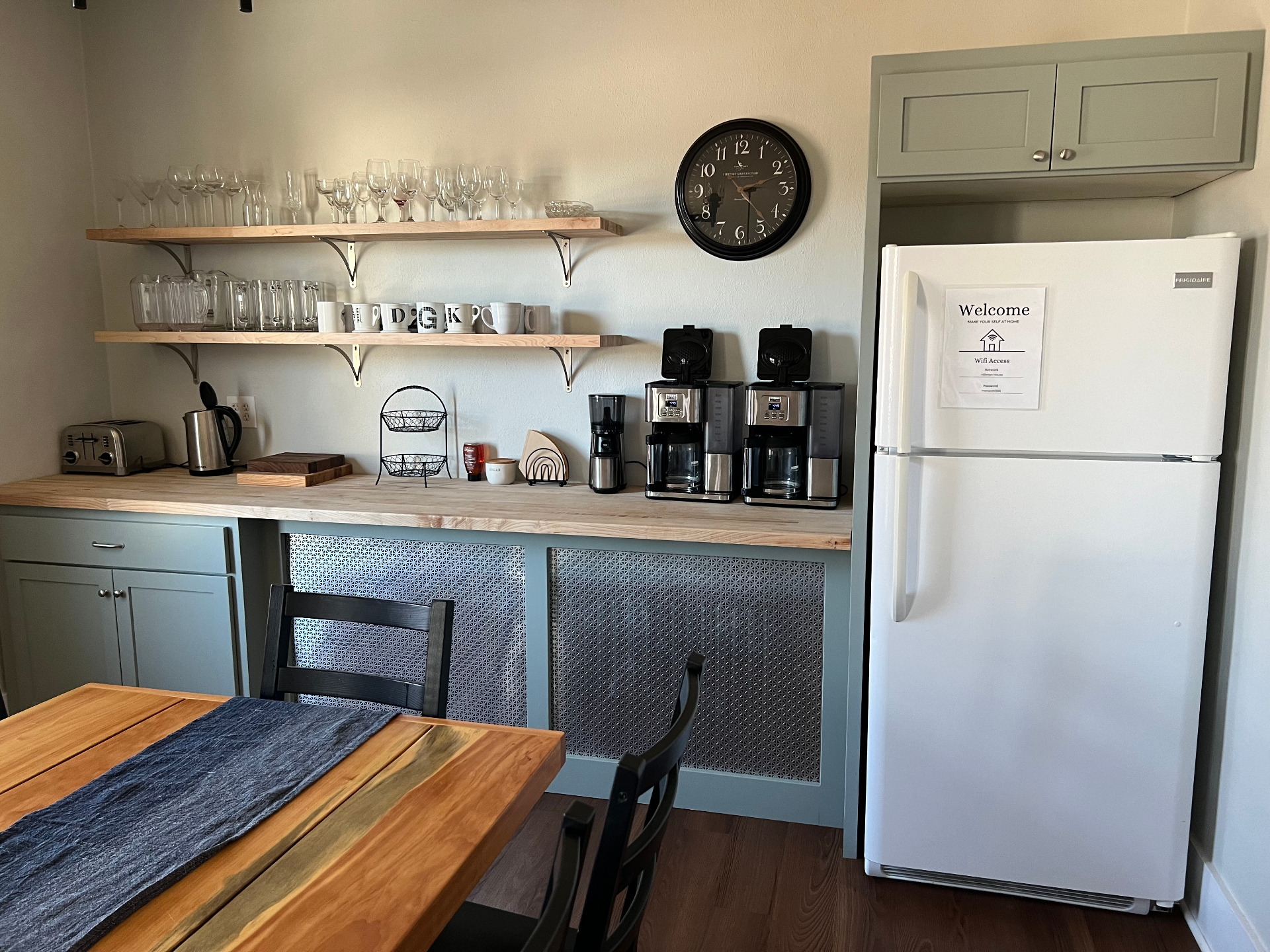 Dining area and kitchen counter